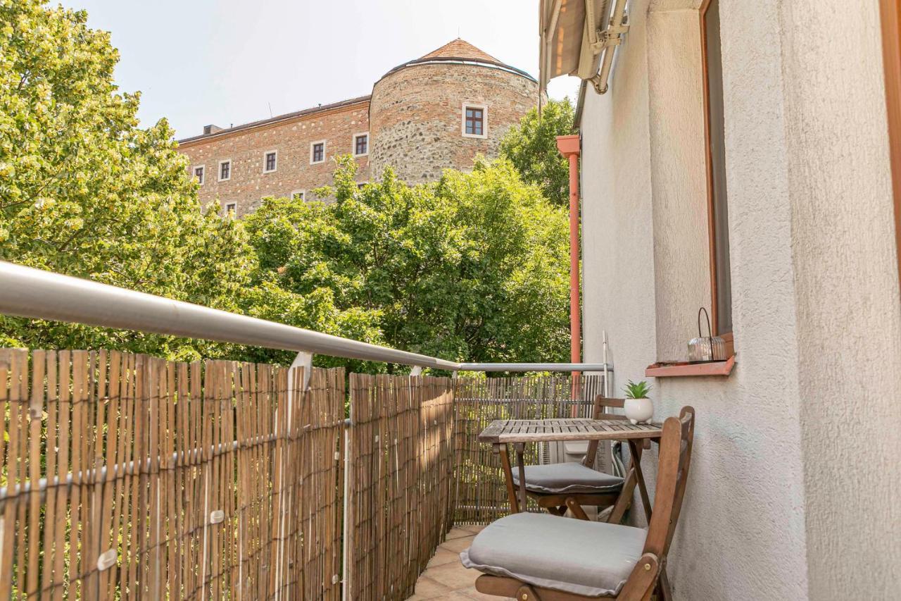 Castle View Apartment With Free Parking Bratislava Luaran gambar