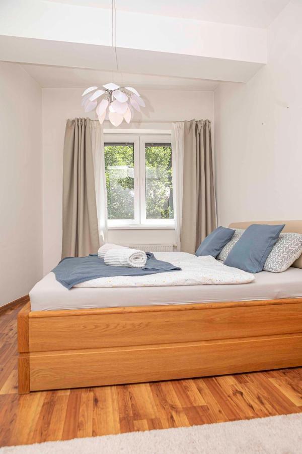Castle View Apartment With Free Parking Bratislava Luaran gambar