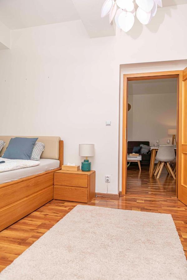 Castle View Apartment With Free Parking Bratislava Luaran gambar