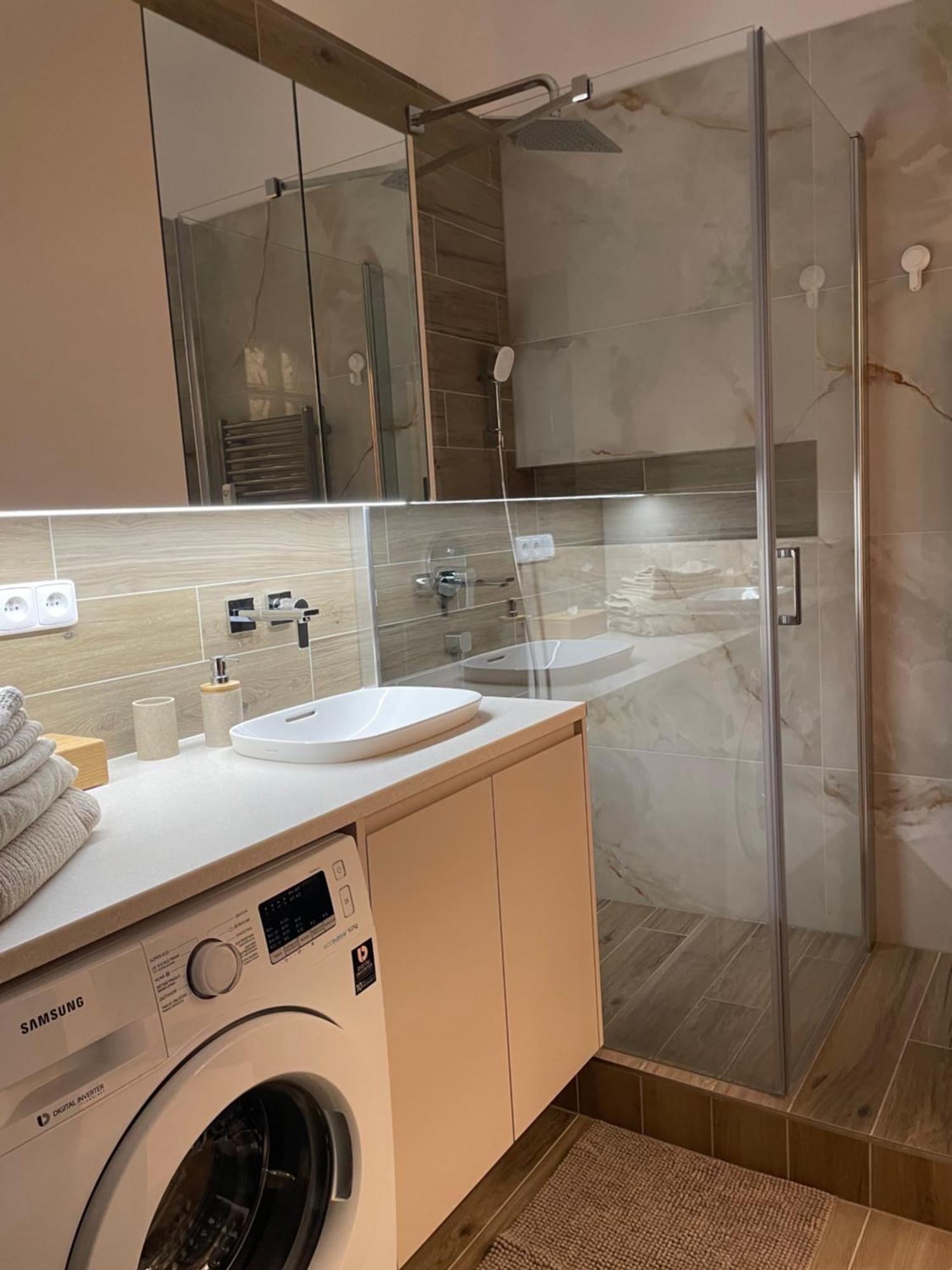 Castle View Apartment With Free Parking Bratislava Luaran gambar